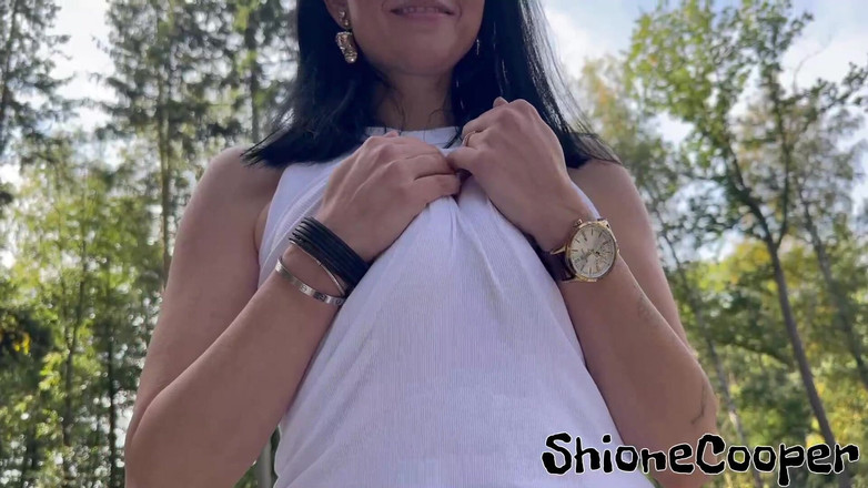 Shione Cooper: Cewek ini lagi asik fingering aduhainya di atas wajahmu dan...