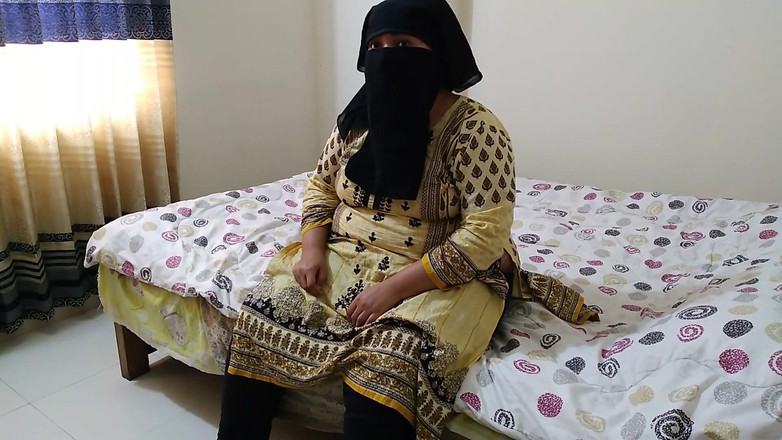 Aria Mia: हॉट भाभी के साथ होटल का कमरा साझा करें