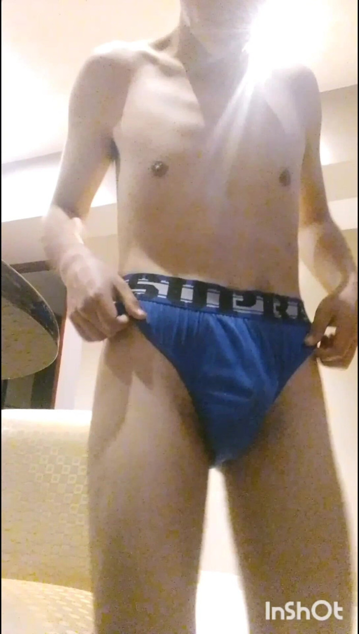 PetiteHandsome: Прокидаючись у чужому ліжку