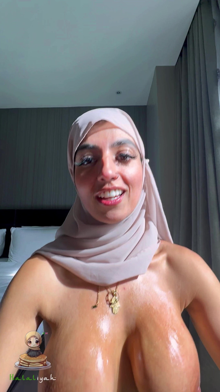 Aaliyah Yasin: ムスリムのビッチがホテルの部屋でBBCとセックス