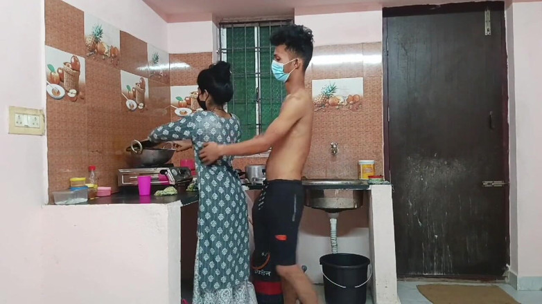 Tip_top_mall: I Find My Horny Step Sister in the Kitchen