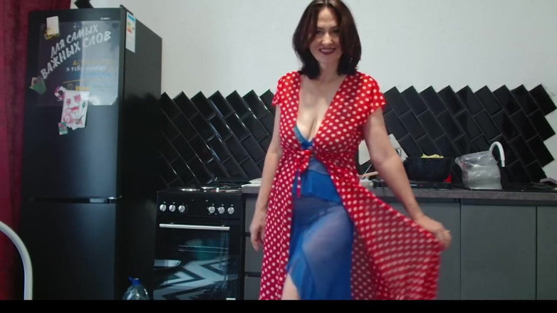 ANGELA_LADY: Pink Butterfly baise sa maîtresse bien comme il faut