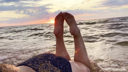 Mistress Legs: Beautiful Wrinkled Soles and Toes Wiggling Against the Backdrop of...