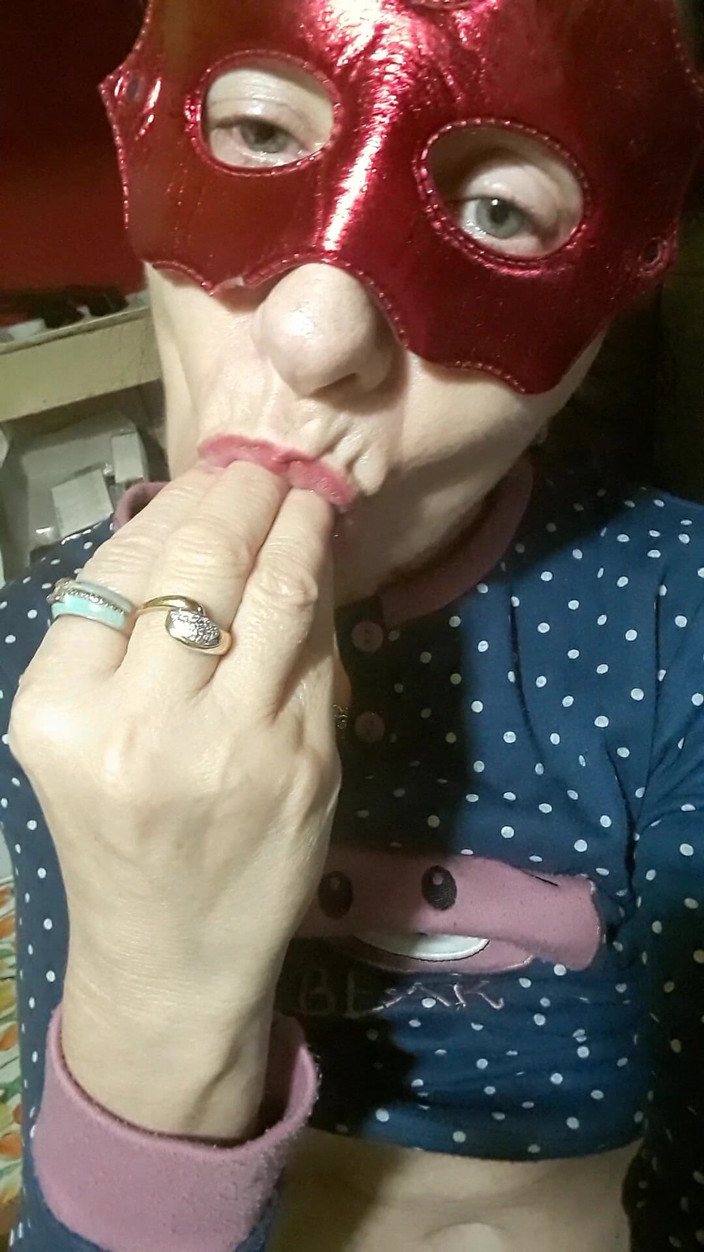 WEBREGINETTA2023: Jag masrurbo och nektar hamnar i glaset