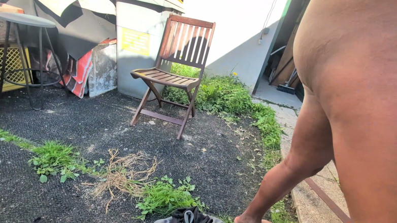 Trans and Co: Sissy Branca Transando Muito Forte No Jardim Por Um Pau...