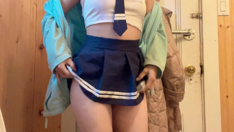 sweethanajapanese: Chica universitaria Hana meando coño hermosamente ella es linda nena