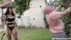 Merciless Dominas: Buď hoden mě potěšit