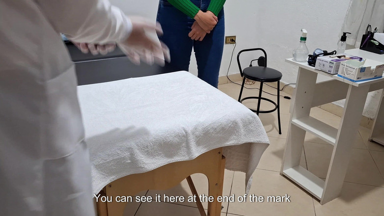 Victor SweetCoupleStories: Pemeriksaan dubur / rektum dilakukan oleh doktor sebenar.