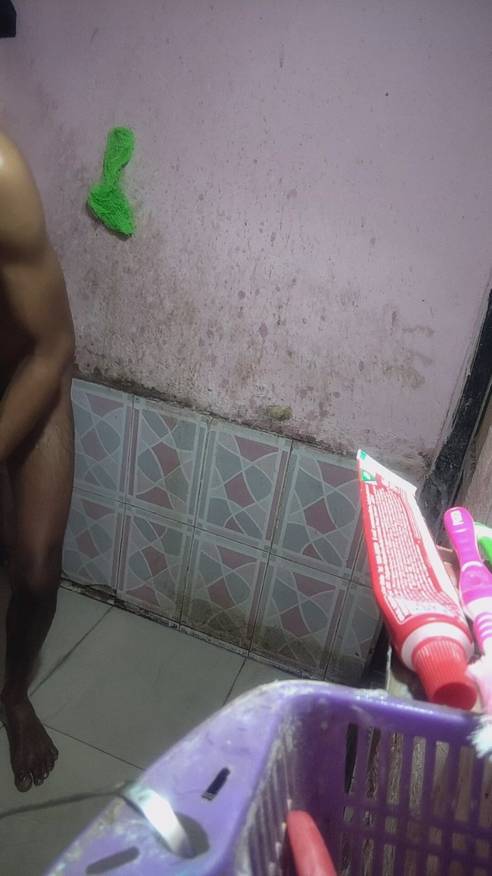 TightChange23: Bagno. L'ora della sega