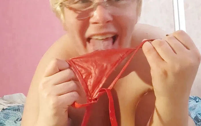 Putarankahotmilf: 5 picses pants in my ass,panty pussy to mouth,pee in...