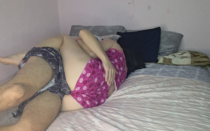 Jennyferpimenta: My Stepsister Gives Me an Erection When She Hugs Me...