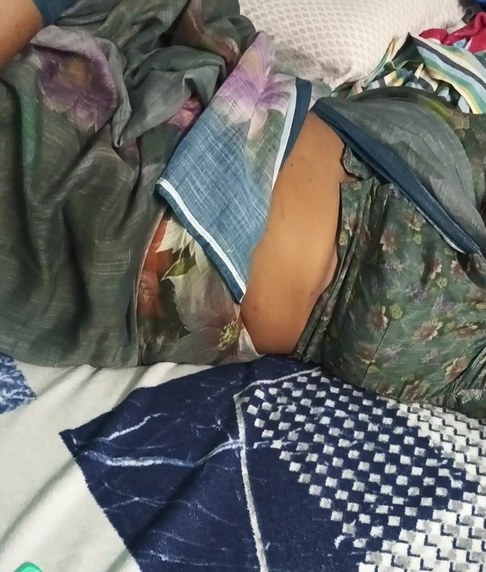 Pig pussy: ナトゥカタイ・タミル語おばさんのベッド