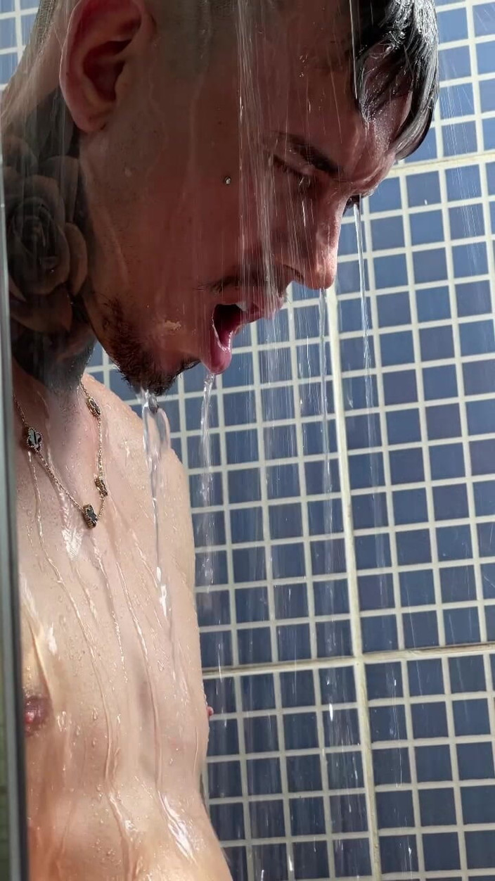 Edumancini: Relaxing in the Shower