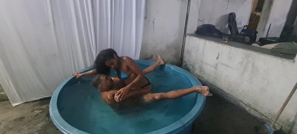 LeoOgro: Sex med mulatten Myllena Rios i poolen