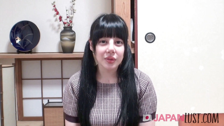 Japan Lust: Japonská kráska s přírodními kozami dominuje