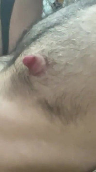 日曜朝の乳首がポンピング