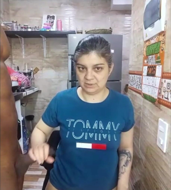 AnnyAndyelli: 大鸡巴拉丁男人在野餐时在家里乱搞白人女孩