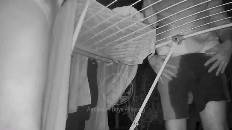 AmateurMates: Čisté prádlo, Špinavé myšlenky - Dva Bicurious Spolubydlící, Jules a Simon, Zlobte...