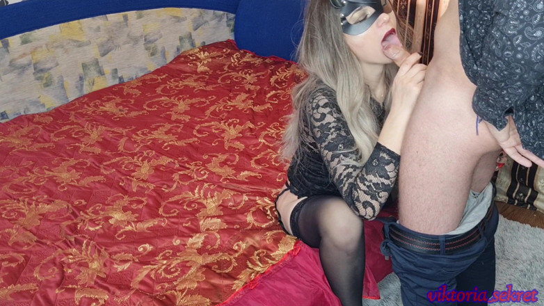 Viktoria_sekret: Soție sexuală futută de un prieten al clanului, soțul nu...