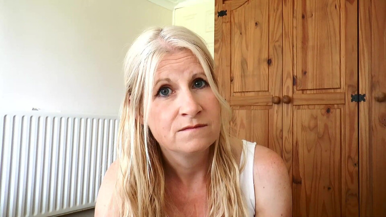 Britishmilf: Pierd kara od przyrodniej siostry