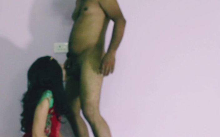 Bolly Karma: Cewek hot dicrot di mulut