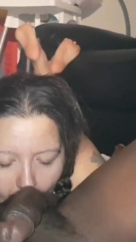 WildEnglishBBW lecca appassionatamente il bbc Nata4sex e succhia il suo cazzo