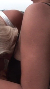Gros seins, lesbienne, double pénétration