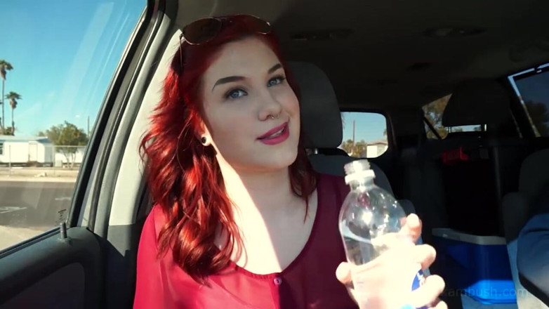 BBC Surprise: La 18enne rossa jules è una ragazza part time webcam