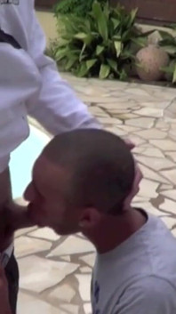 Latina gêmea fodida por badboy na piscina