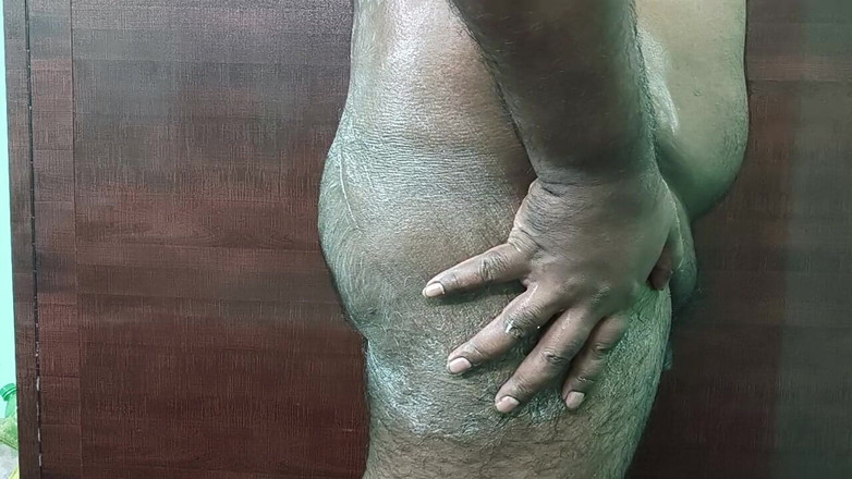 Fapidontmind: Cream Applying for Ass Massage