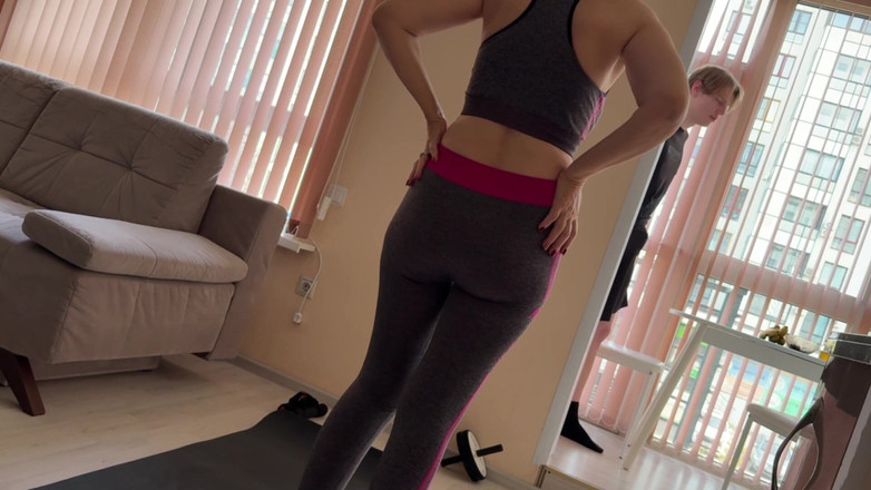 ANGELA_LADY: Le Voisin Est Venu Rendre Visite Et