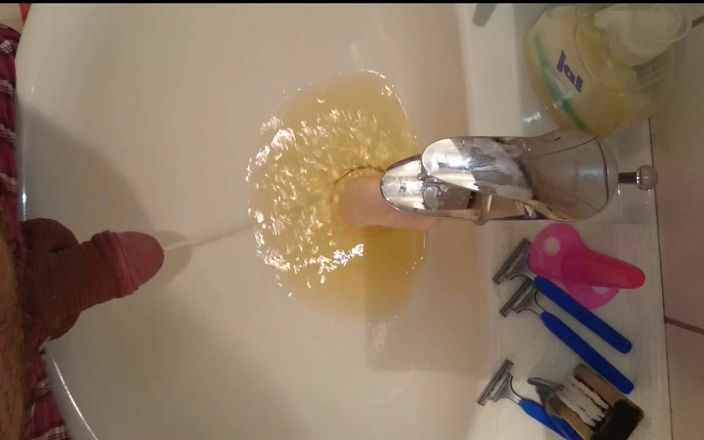 Carmen_Nylonjunge: Minha amostra de urina