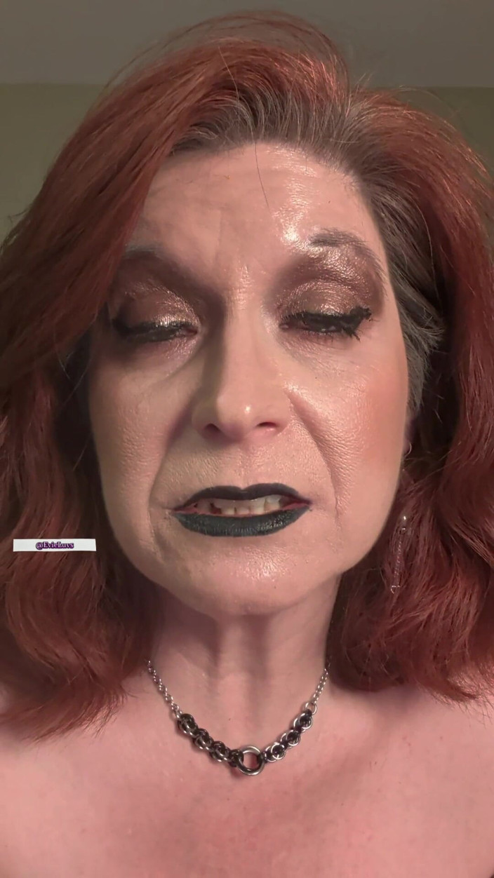 Elianna: Femdom Degrading JOI