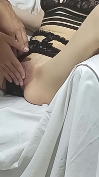第一人称视角手淫，阴户舔舐和中出，完美组合（完整视频）