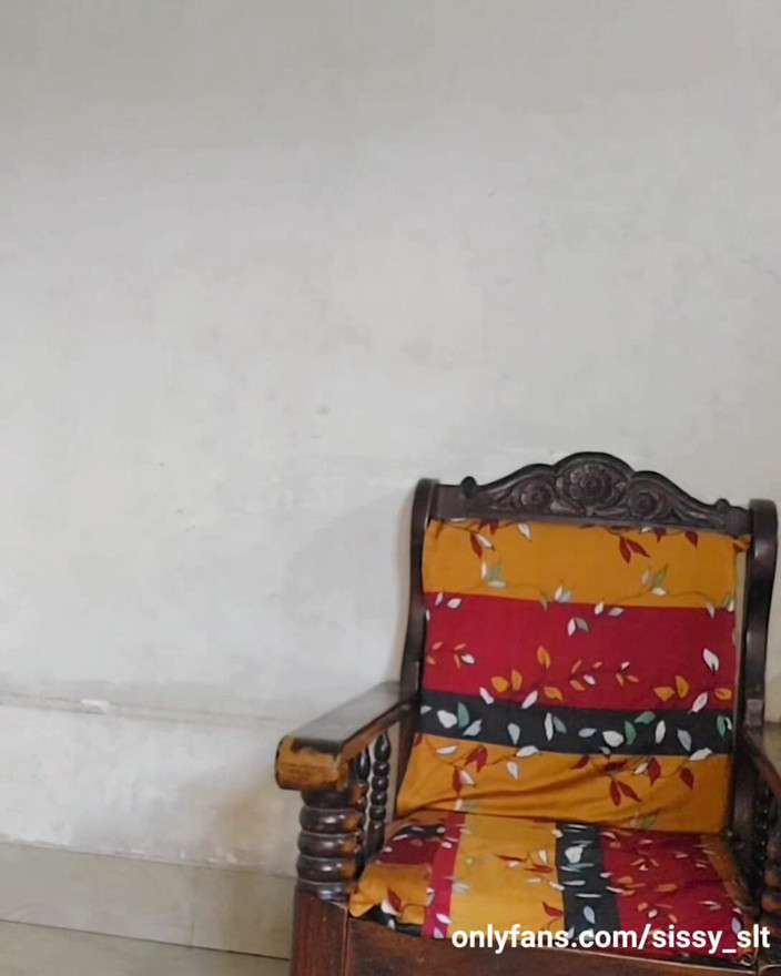 Sissy Slut Simran: デシの小さなクリッティシシムラン・フェムボーイ・トゥインクの日常生活