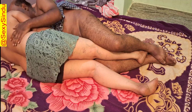 Sexy sindu: Vidéo de sexe avec une villageoise desi