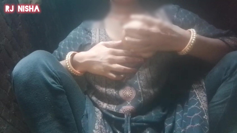 RJ NISHA: Desi rj nisha bhabhi masturbiert mit den fingern teil 1