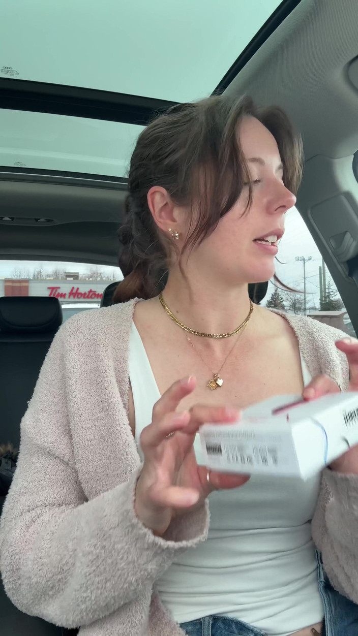 Nadia Foxx: Pancutan mani dalam Tim Hortons Drive Thru!