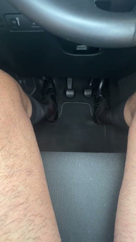 Brincando de Meias no Carro