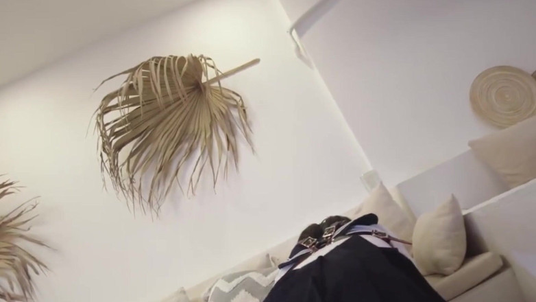 Aisan girl bondage: Îmbrăcat în Haine Jk este imobilizat și biciuit