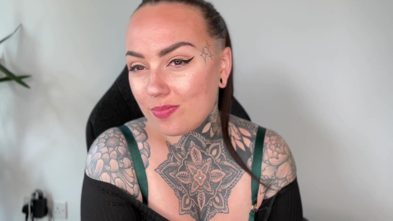 Miss Valentina: Rich Findom Brat Brag