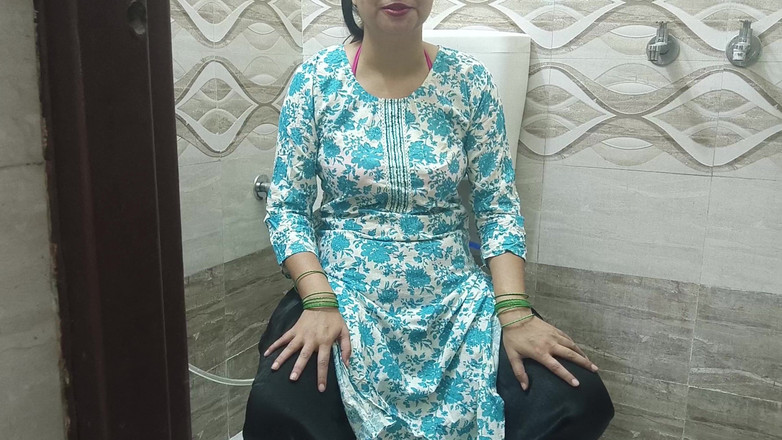 Saarabhabhi6: सुंदर सौतेली मम्मी की शरारती कमसिन लड़के द्वारा चुदाई