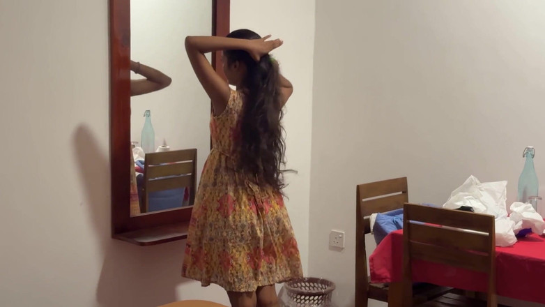 J kodi: Jovem Que Está Sozinha Em Casa É Fodida Por Seu Meio-irmão.