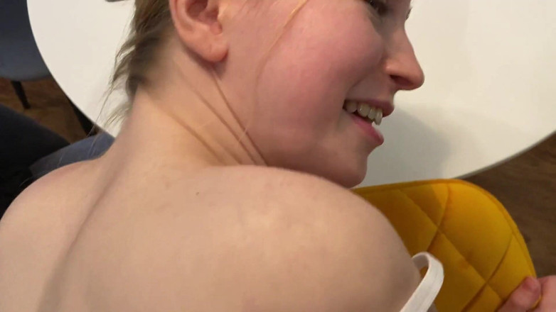 LeoCasanova: Fodendo a bunda da minha enteada em POV