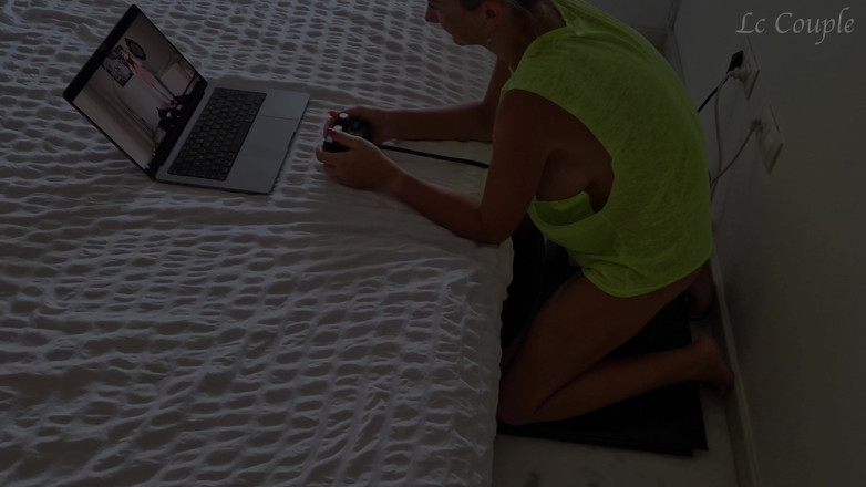 LC couple: Bini amatur sedang menikmati video mesin seks Sybiannya sendiri dan...