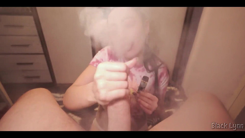YSP Studio: 오지는 자지 흑누나 린의 Vape와 펠라 - POV