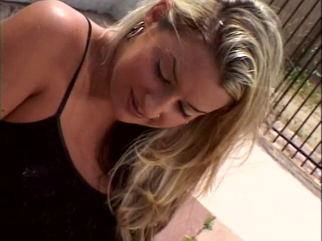 Eleganxia: Istri lagi sendirian di rumah: istri #142