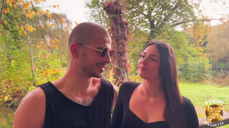 Porno Baguette: Vénus, güzel esmer, sert sikişmeyi seviyor