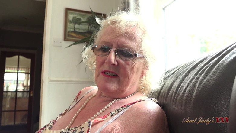 Aunt Judy's XXX: Auntjudysxxx-あなたの角質GILF女主人クレア夫人はあなたに射精で家賃を払わせます-ハメ撮り