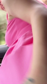 Stepmom Showed Her Booty in the Car